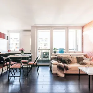 Rent Like - Aleja Solidarności 68 , Warszawa Polska